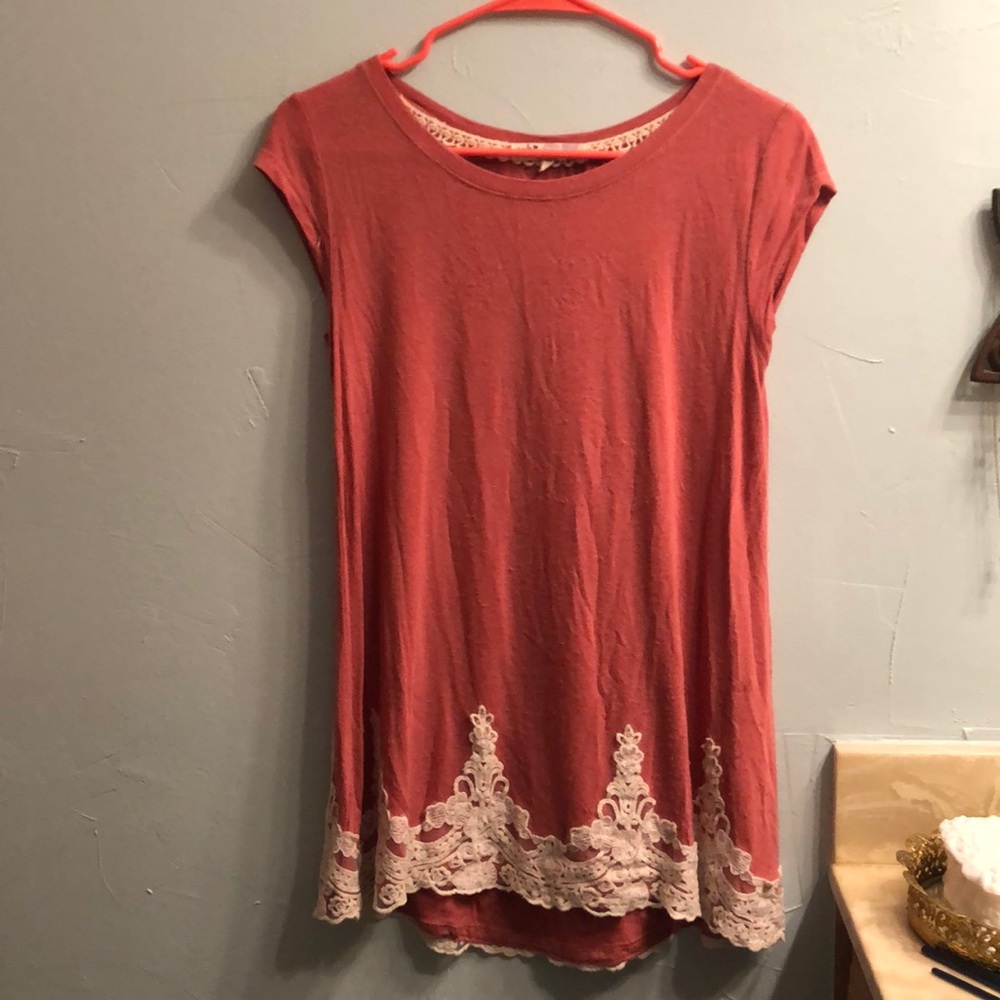 Women’s pink long T-shirt